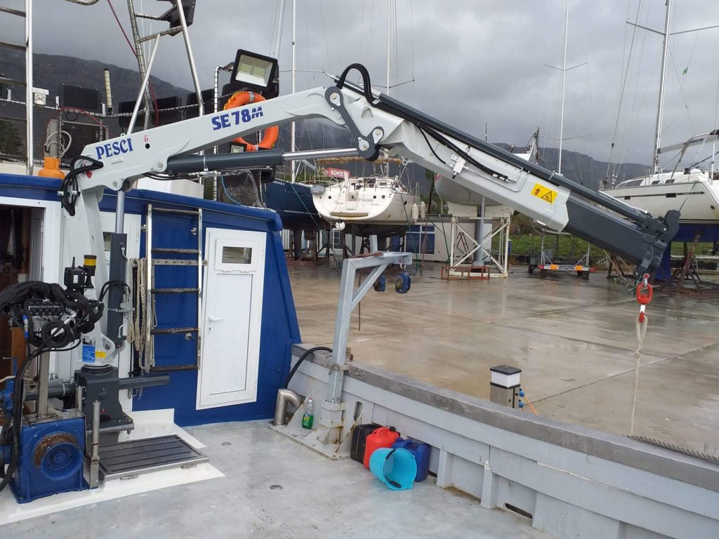 PESCI MARINE KNUCKLE BOOM CRANE 78